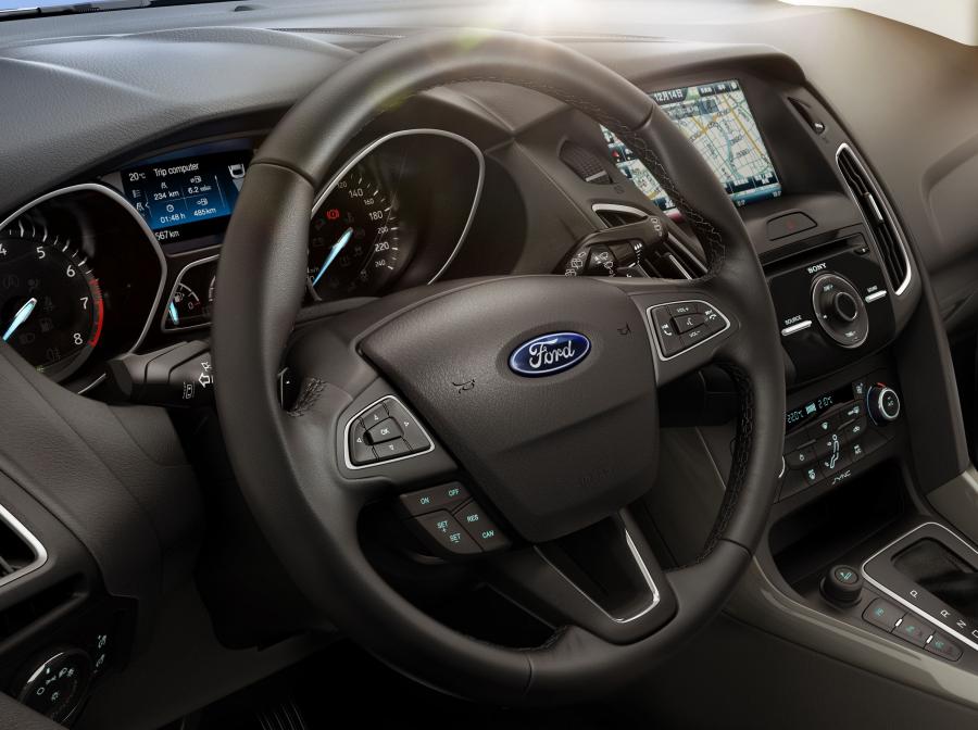  Ford Focus Sedan 2015 года  (CN) (фото 4 из 4)